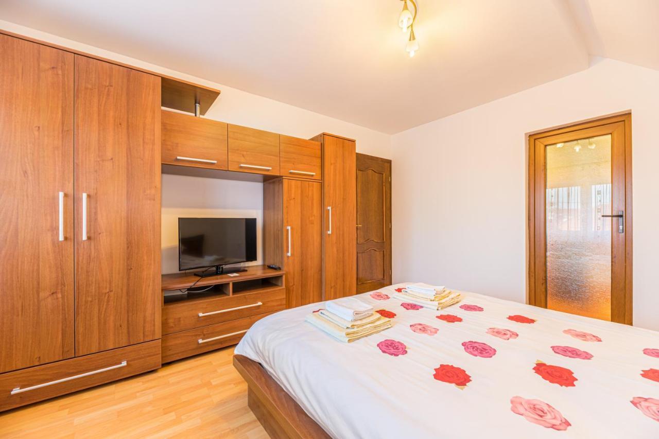 Vila Casa David Săcele Exteriér fotografie
