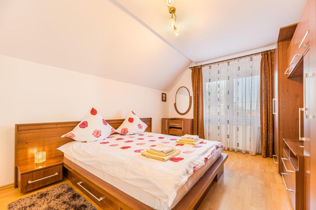 Vila Casa David Săcele Exteriér fotografie